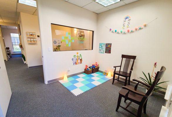 Children's play + waiting room after entrance door