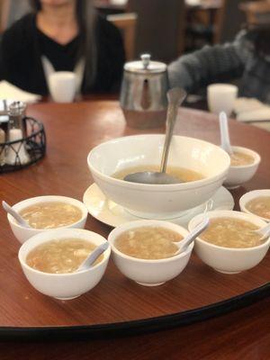 Fish maw soup with crab