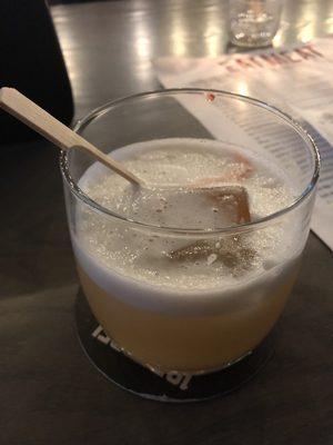 Traditional amaretto sour