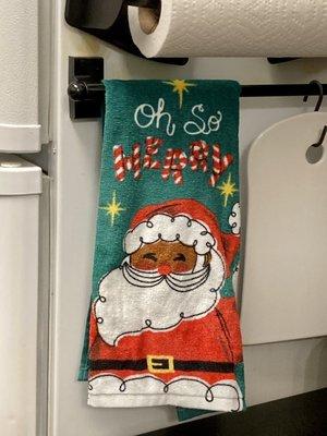 Christmas kitchen towels from Kohl's. Posted with review 12/01/22