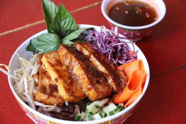 Vermicelli Bowl (Noodle Salad), w/ bean sprouts, pickled carrots, cucumbers, red cabbage, Thai basil, shiitake mushrooms, & fish sauce