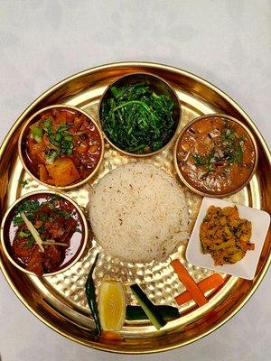 Thali ( pahuna khana set)