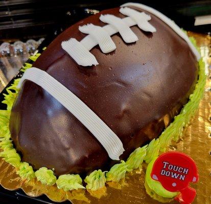 Cool football cake!