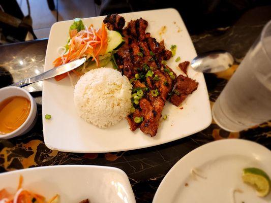 Grilled pork chops with rice