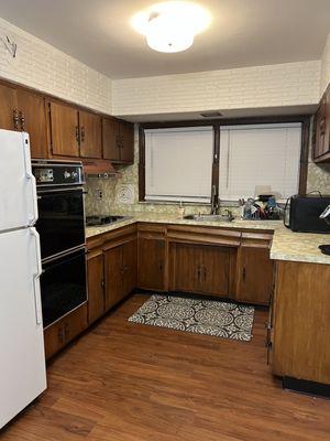 BEFORE picture of my 1960s kitchen