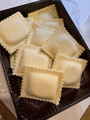 Luigis jumbo ravioli