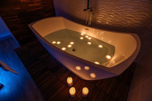 Couples soaking tub.