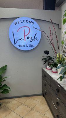 Le Posh Nails & Spa