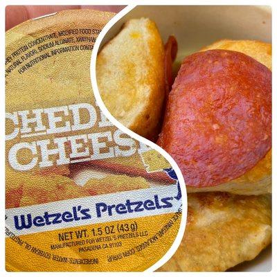 Pizza pretzel bites with salty cheese.