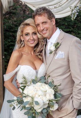 Bride and groom flowers (we wanted all white!)