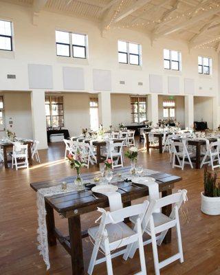 Sweetheart farm table