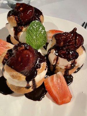 Profiteroles