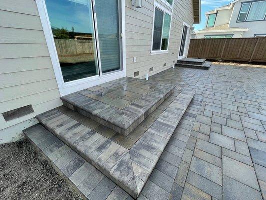 Manufacture: Belgard
Product: Catalina Grana & Bullnose
Color: Victorian / Riviera