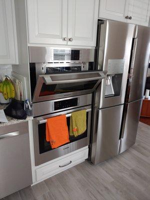 Double Wall Oven in your new Kitchen, No Problem.  We got you covered.