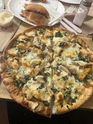 Chicken, mushroom, spinach Alfredo pizza!