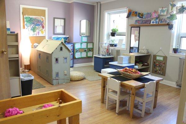 Photos of the classrooms at the Belmont Coop Nursery School (130 Common St in Belmont, MA) - http://belmontcoop.org/