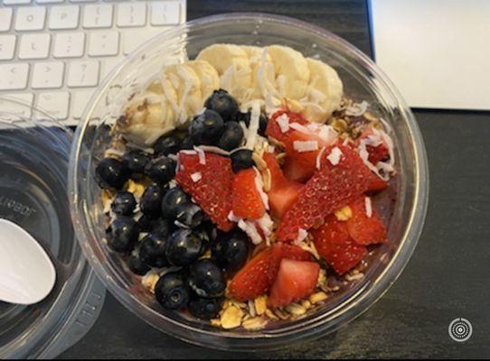 Acai Bowl - Soooooo good and fresh!