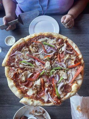 12" Carne Pizza with peppers instead of olives.