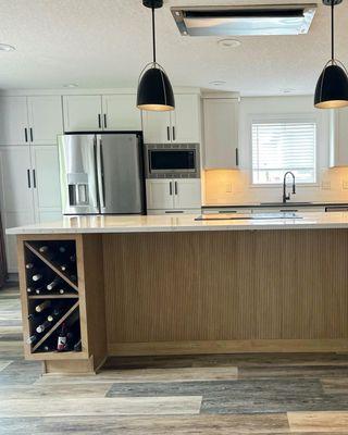 Kitchen island with range