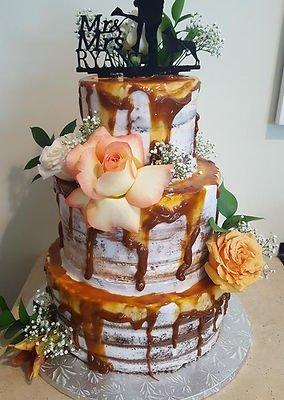 gorgeous tiered floral cake