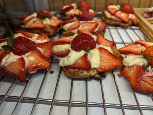 Chocolate chip croissant with strawberries n cream (custard)