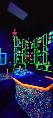 Haunted House indoor mini golf