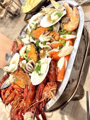 LARGE SEAFOOD COMBO ! BIG and DELICIOUS !