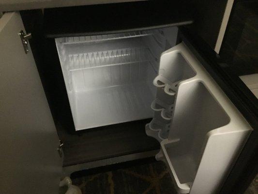 Fridge stinks not working