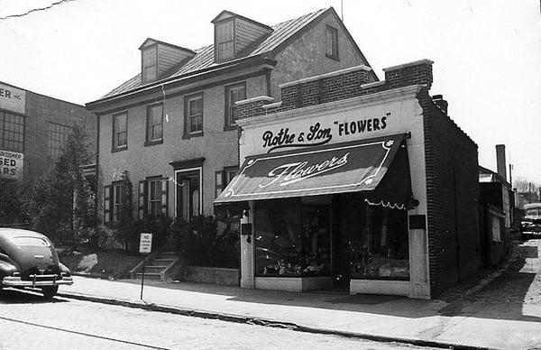 The Old store, circa 1940's.  Note the House in the center is the present day store.