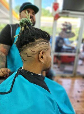 5 Estrellas Dominican Barbershop- Cortes de Cabello