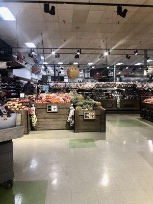 ShopRite Thornwood NY. Older, fairly clean store.