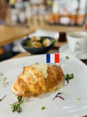 Ham and cheese croissant - amazing!!