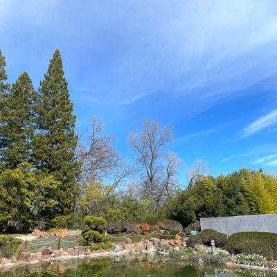 Tasting Room & Garden Walk view