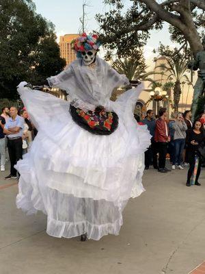 Free Entertainment & A Free Event.  Dia De Los Muertos ( Day of the Dead) November 1, 2019 in DTLA on Olivera Street