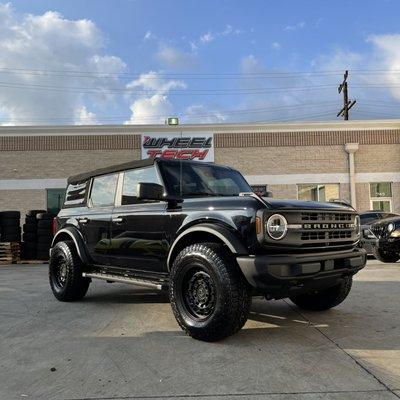 BLACK RHINO ON A FORD BRANCO