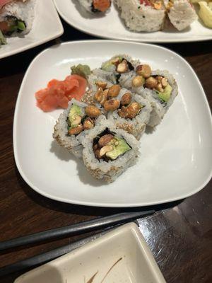 Peanut avocado roll