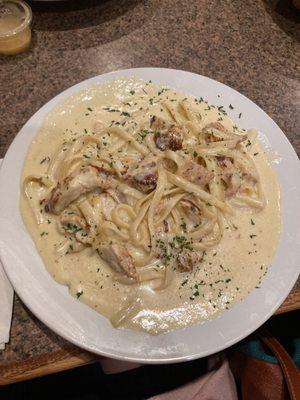 Fettuccine Alfredo with chicken