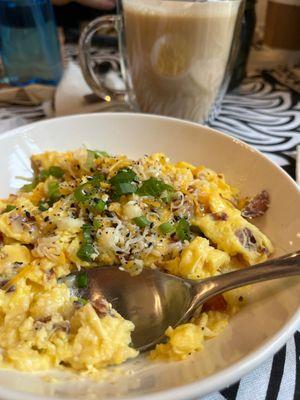 Grit bowl with bacon and chai tea latte