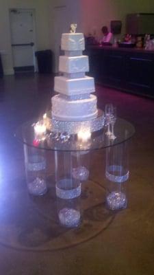 brides cake table display