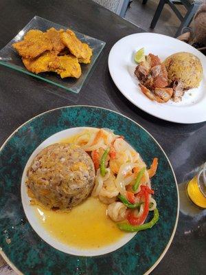 mofongo de chicharron y mofongo de camarones ...... Pork mofongo and shrimp mofongo