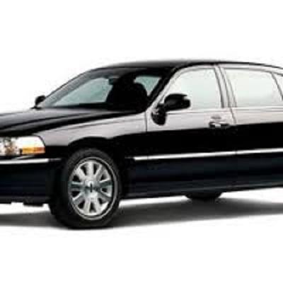 sedan Lincoln town car