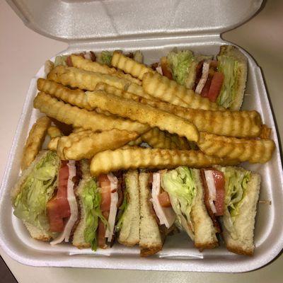 CLUB SANDWICH comes with fries + ketchup