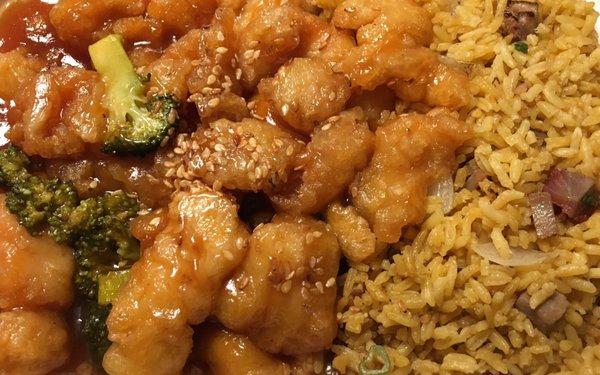 Sesame Chicken Combination (comes with fried rice and an egg roll)