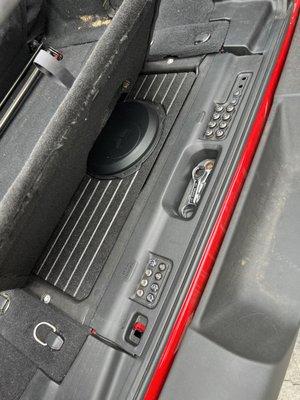 Jeep Wrangler Jl custom subwoofer