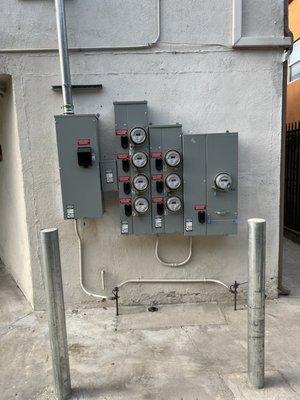 Commercial electrical main panel installation