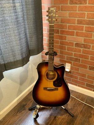 Yamaha dreadnought guitar fx335c