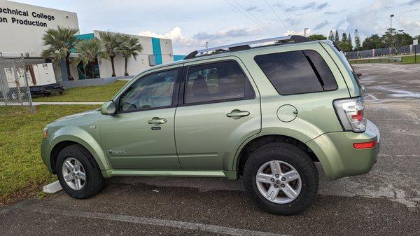 Bought this 2007 Mercury Mariner Hybrid first. They sold it to me with a bad hybrid battery.