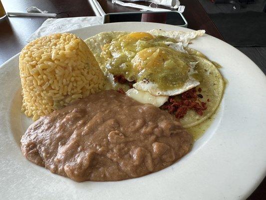 Huevos Rancheros con chorizo