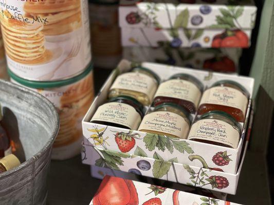 Delicious jams, spreads, supplies, kitchen and cooking supplies and much more. Perfect gift ideas for the foodie or chef in your life.