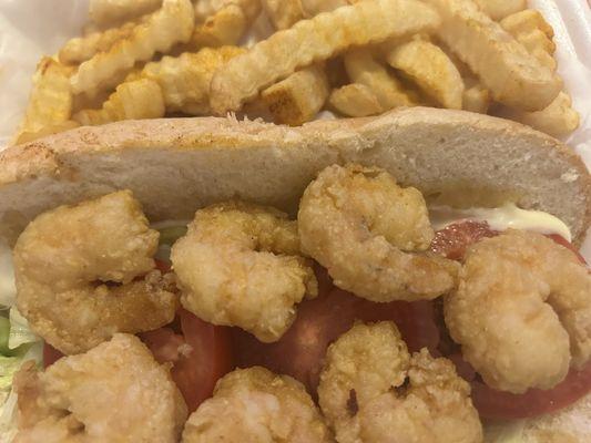 Shrimp Po Boy w/ fries